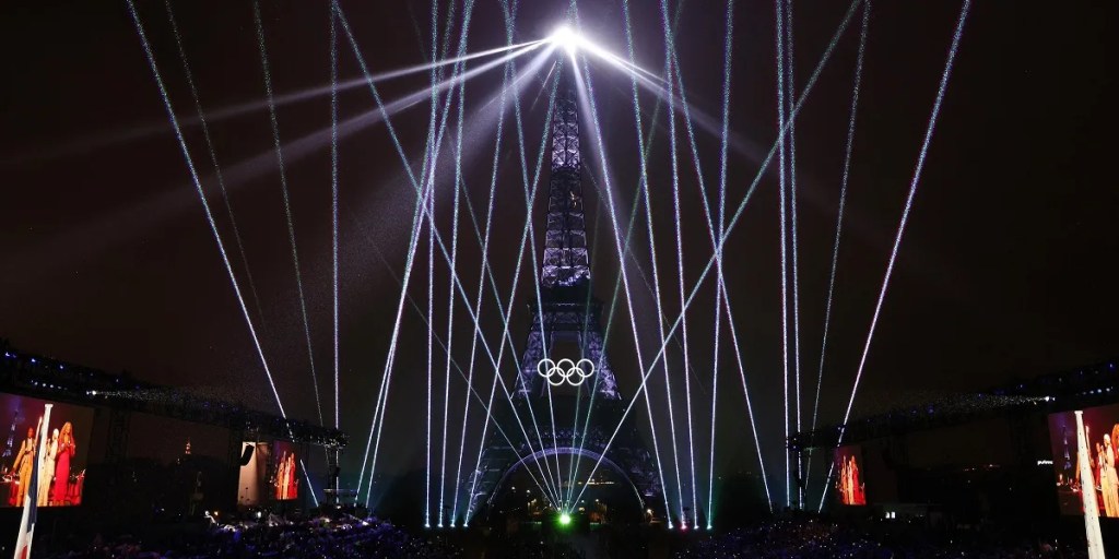 Juegos Olímpicos, París 2024, ceremonia inaugural, Zinedine Zidane, Luciano De Cecco, Rocío Sánchez Moccia, Notre Dame, Thomas Bach, Tony Estanguet, Céline Dion, Torre Eiffel, Río Sena, atletas argentinos, antorcha olímpica, himno de Edith Piaf