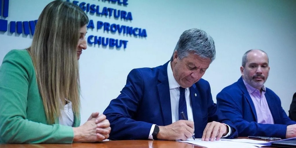 Firmaron un convenio para fortalecer la libertad de expresión y la formación&nbsp;periodística