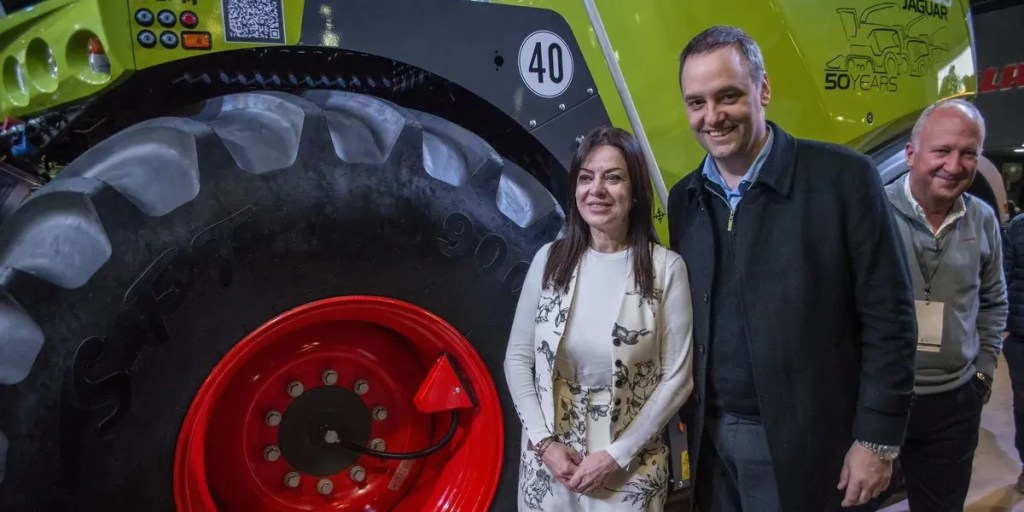 Manuel Adorni, campo argentino, Exposición Rural de Palermo, sector agropecuario, Javier Milei, Emmanuel Macron, economía argentina, cepo cambiario, Sandra Pettovello, productividad, Sociedad Rural