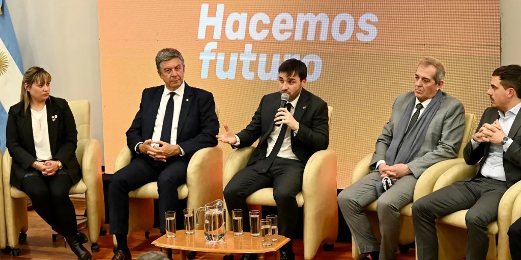 Torres busca actualizar el diseño curricular con nuevas aisgnaturas&nbsp;escolares