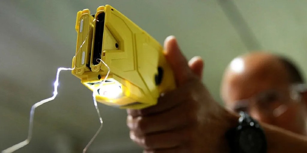 pistolas Taser, armas no letales, seguridad Santa Fe, Armando Faraoni, Ministerio de Seguridad, Patricia Bullrich, capacitación policial, combate del delito, tecnología en seguridad, resolución 704/2024, Boletín Oficial, electroshock, caja negra Taser, auditoría policial, fuerzas de seguridad