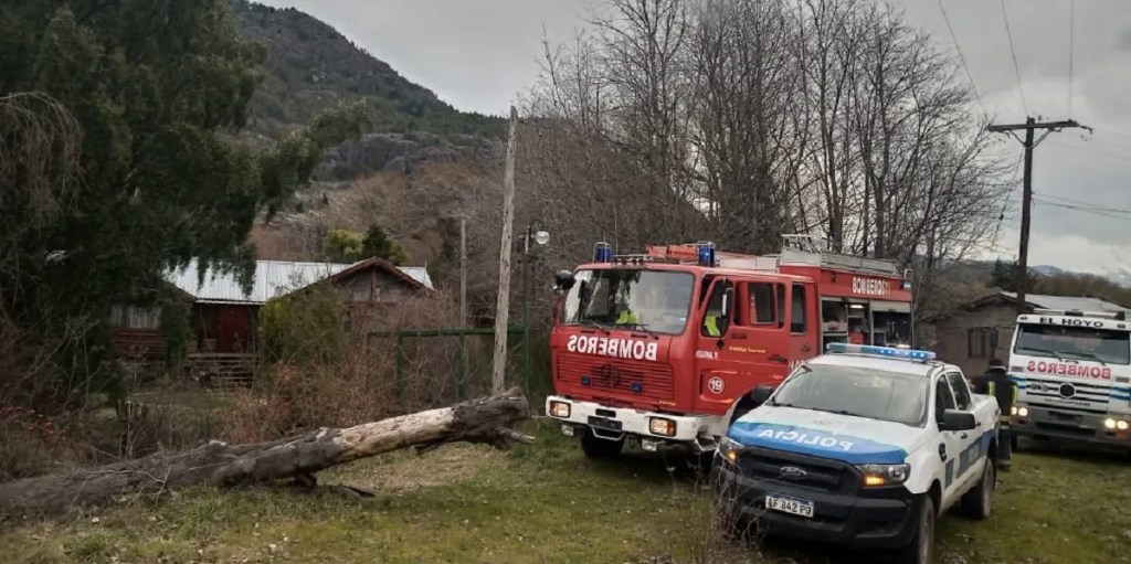 Un incendio de pastizales en El Hoyo fue controlado por&nbsp;Bomberos