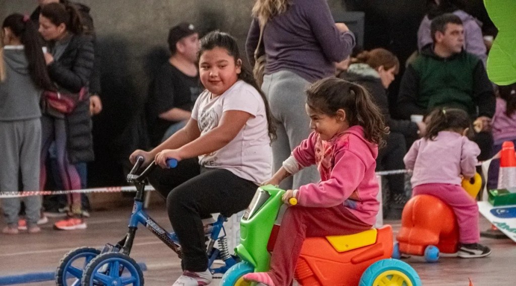 Rawson, vacaciones de invierno, actividades para niños, eventos recreativos, Secretaría de Educación, Escuela Nº 47, Daniel Tamame, inflables, rincón lúdico, Escuelita de Seguridad Vial