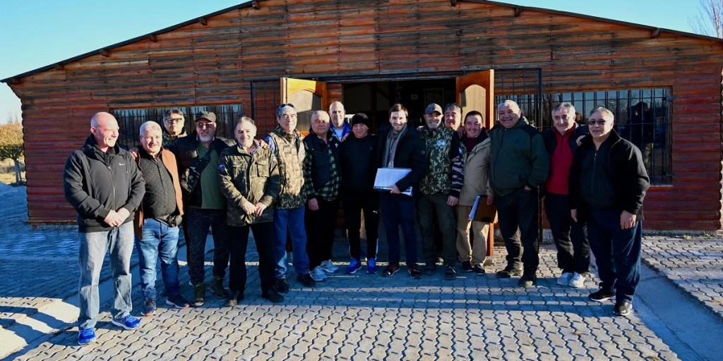 Torres y James visitaron a Veteranos de Malvinas en Gaiman, y se comprometieron a finalizar las obras del Centro de Ex Combatientes&nbsp;local