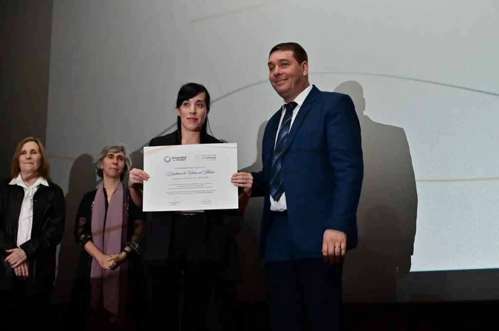 Rawson, UDC, ceremonia de graduación, Damián Biss, Marcela Freytes, educación pública, Universidad del Chubut, graduados