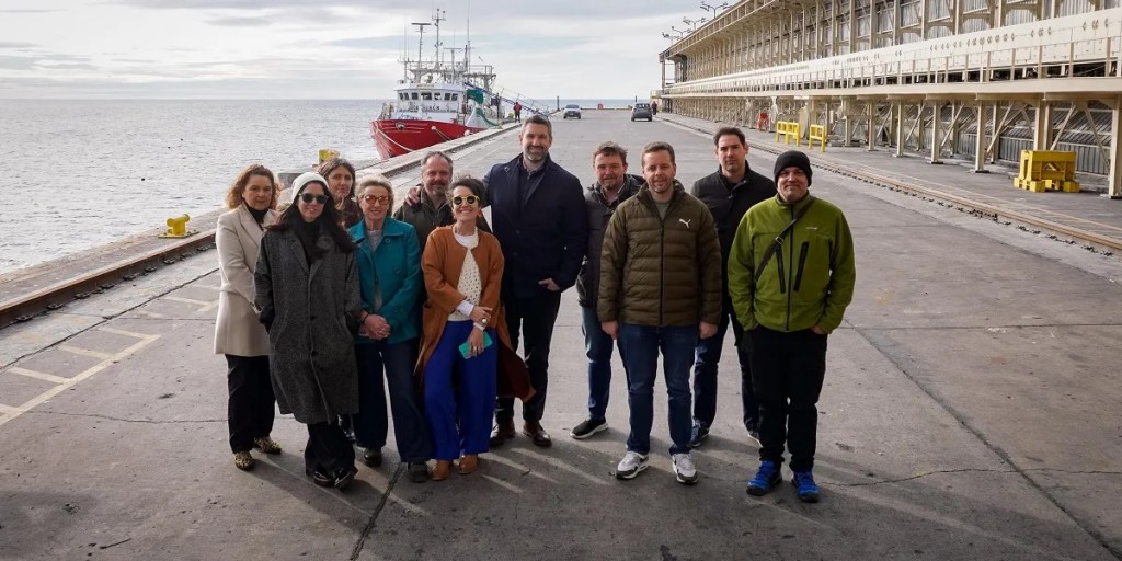 comercio exterior, Puerto Madryn, Chubut, Ignacio Torres, pequeños productores, medianos productores, exportaciones, operativa portuaria, APPM, Muelle Almirante Storni, desarrollo económico, mercados internacionales, producción local, incentivos gubernamentales, Diego Pérez, Enrique Calvo