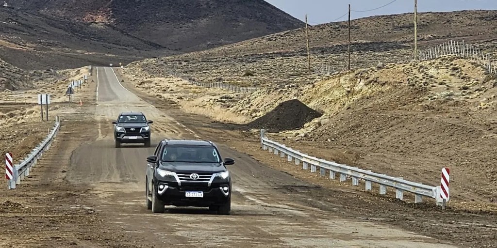 Vialidad Nacional, RN 26, kilómetro 196, alcantarillado, Comodoro Rivadavia, Sarmiento, corredor bioceánico, trabajos viales, tránsito, infraestructura, fresado asfáltico, señalización vial, acero galvanizado, gaviones, seguridad vial