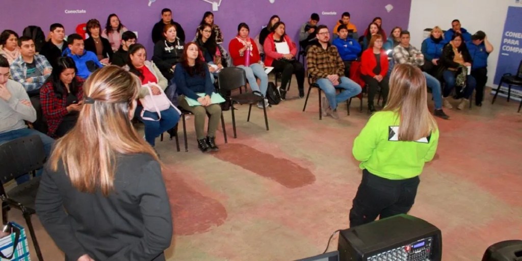 Programa de Alfabetización Vial, Chubut, Licencia Única de Conducir, Ignacio Torres, Ley de Tránsito, inclusión, seguridad vial, Paso de Indios, Esquel, capacitación vial, Subsecretaría de Seguridad, Ministerio de Seguridad y Justicia, Laura Olenik, Bárbara Barros, Héctor Iturrioz, Esquel, Trevelin