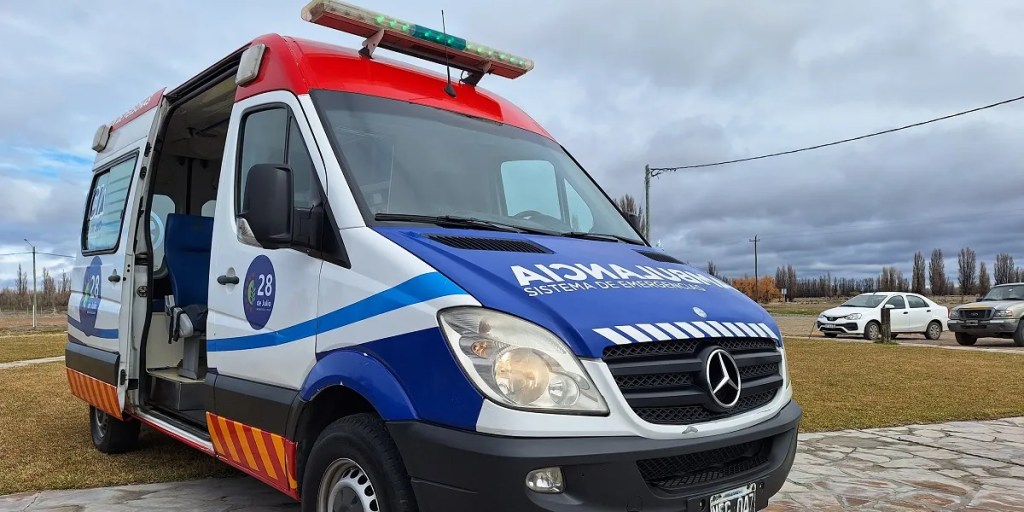 nueva ambulancia, 28 de Julio, Luka Jones, salud pública, comodato, Ezeiza, Gastón Granados, Ada Veiga, Dolavon, Carlos Markieviche, Sergio Wisky, cobertura sanitaria, gestión municipal, emergencias médicas, provincia de Chubut