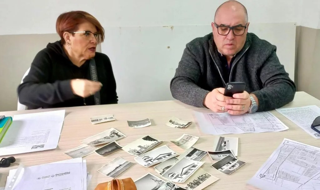 archivo histórico, barrios, memoria colectiva, historia urbana, asociaciones vecinales, Trelew, participación vecinal, patrimonio cultural, identidad barrial, documentación histórica, historia local, colaboración ciudadana, proyecto comunitario, preservación histórica, comunidad