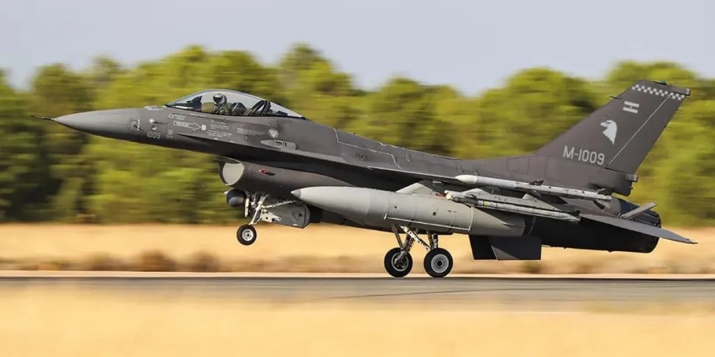 Ucrania recibió el primer lote de aviones&nbsp;F-16