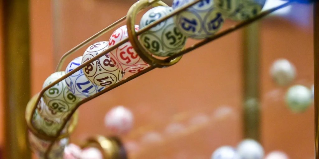 Bingo Municipal, Puerto Madryn, premios, pozo acumulado, entretenimiento, fin de semana largo, premios millonarios, turistas, residentes, Belgrano 585, juego responsable, sorteos, cartón de obsequio, superlínea, bingazos, línea rápida, Municipalidad, Bingo Municipal, Puerto Madryn, pozo acumulado, premios en bingo, entretenimiento Puerto Madryn, pozo 30 millones, septiembre 2024, bingo en vivo, premios especiales, turistas y residentes, bingo tradicional, premios en línea, premios en bolilla 40, juegos de azar, bingo nocturno, Bingo, Puerto Madryn, pozo acumulado, premios, entretenimiento, Municipalidad, Belgrano 585, cartones, bolilla, mayores de 18, evento, turismo, comunidad, actividad local, superlínea, bingazos