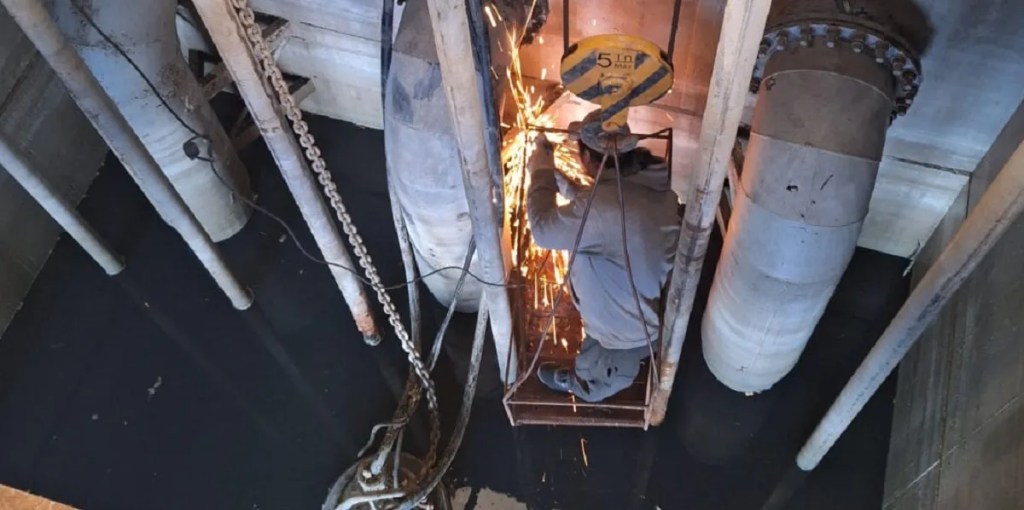 cuenco Owen, sistema de desagüe, Trelew, mantenimiento, reparación de cañerías, sumideros, trabajos preventivos, desagüe pluvial, infraestructura urbana, Secretaría de Servicios Públicos, ambiente, mantenimiento preventivo, desbordes, drenaje, limpieza de sumideros