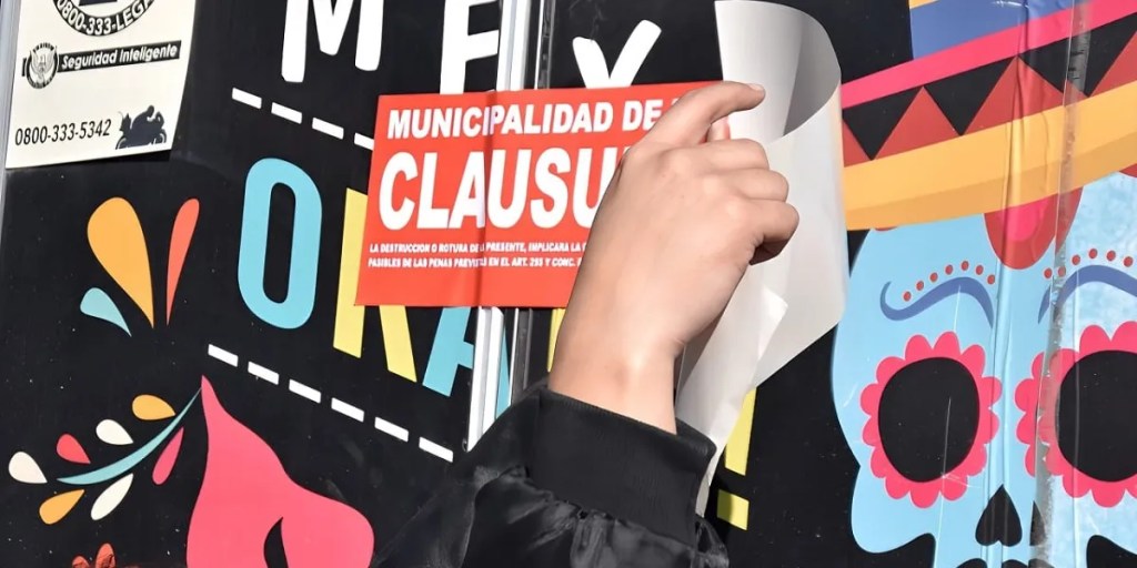 food truck, clausura, Trelew, seguridad alimentaria, higiene, normativa municipal, bromatología, comercio local, tribunal de faltas, pasaje Mendoza, inspecciones, cocina, colapso cloacal, boliche, habilitación comercial, municipio