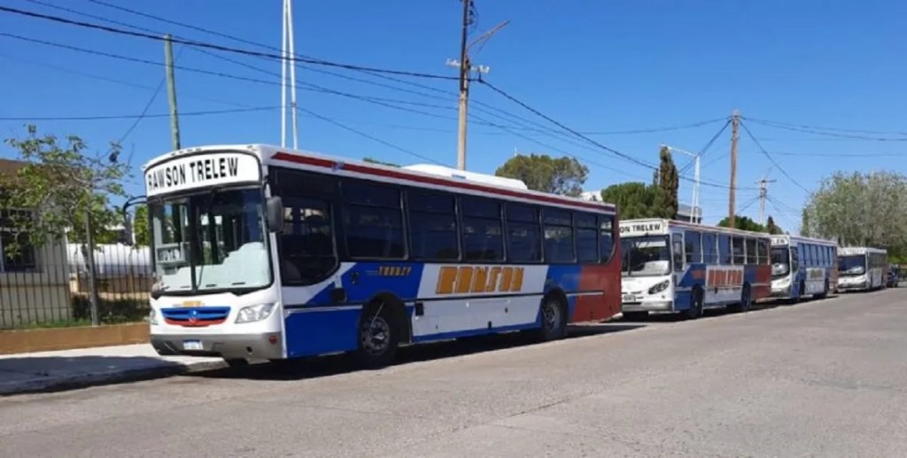 Chubut, paro nacional, transporte público, Ignacio Torres, subsidios al transporte, continuidad del servicio, negociación paritaria, servicios públicos, Ministerio de Gobierno, Victoriano Eraso Parodi, Jennifer Contardi, usuarios, gremios, accesibilidad, gestión provincial