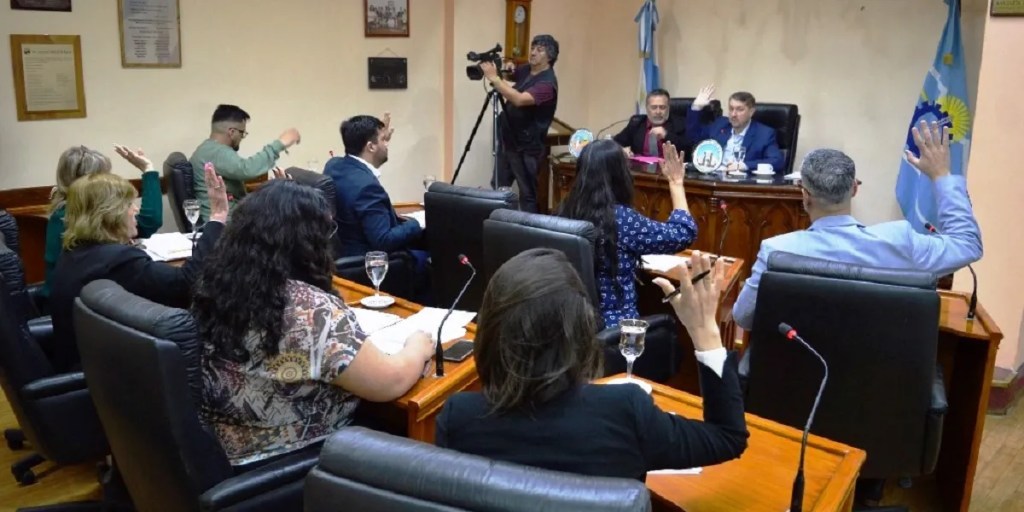 Vuelta Doble Camarones, automovilismo, Rawson, Camarones, Trelew, competencia automovilística, Concejo Deliberante, cultura, historia, Ruta N.º 1, autos antiguos, turismo, patrimonio cultural, Asociación de Volantes, caravana del recuerdo