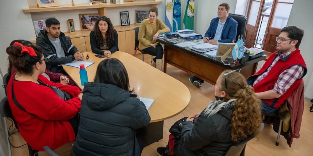 convenio electrointensivos, Rawson, vecinos Área 13, energía eléctrica, subsidios, Damián Biss, beneficios luz, desarrollo social, ampliación convenio, inscripciones abiertas, requisitos electrointensivos, bajas temperaturas, Palacio Municipal Rawson, Cecilia Austin, Pablo Villalobos, Mirna Vallejos