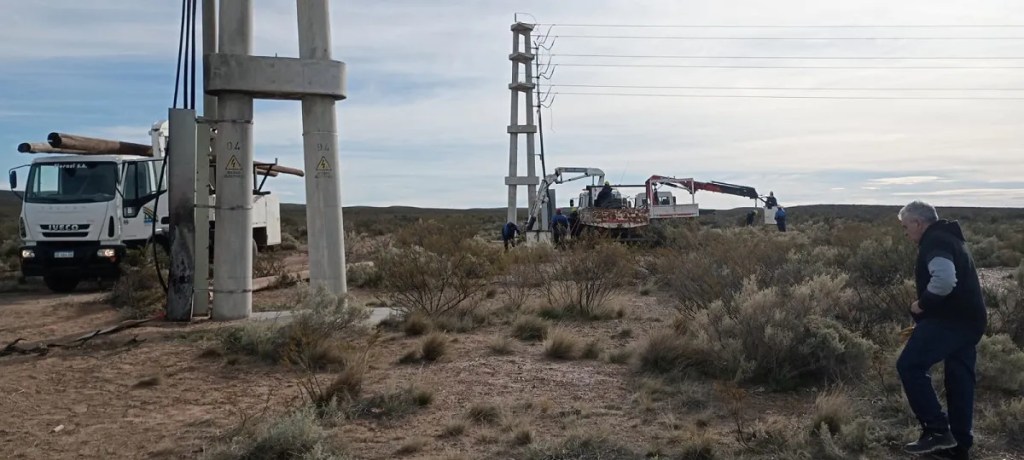 corte de energía, Gaiman, Dolavon, 28 de Julio, vandalismo, línea de media tensión, reparación, Secretaría de Infraestructura, Gobierno Provincial, Dirección de Servicios Públicos, interrupción eléctrica, condiciones climáticas, restablecimiento de servicio, actos vandálicos, energía eléctrica, Chubut