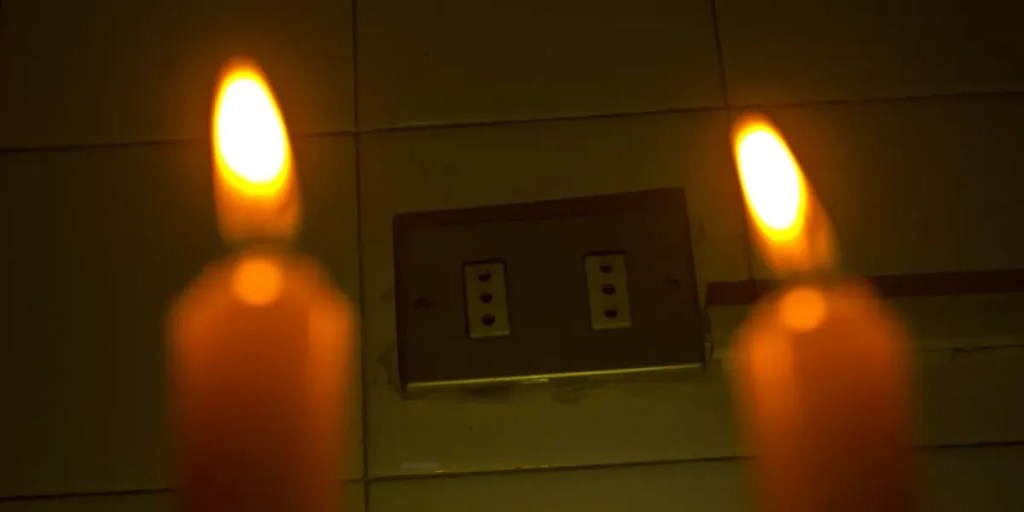 corte de energía, Playa Unión, barrio 3 de Abril, Cooperativa Eléctrica de Rawson, poda de árboles, tareas de mantenimiento, corte programado, Rawson, seguridad en líneas eléctricas, condiciones climáticas, interrupción del servicio, mantenimiento eléctrico, Municipalidad de Rawson