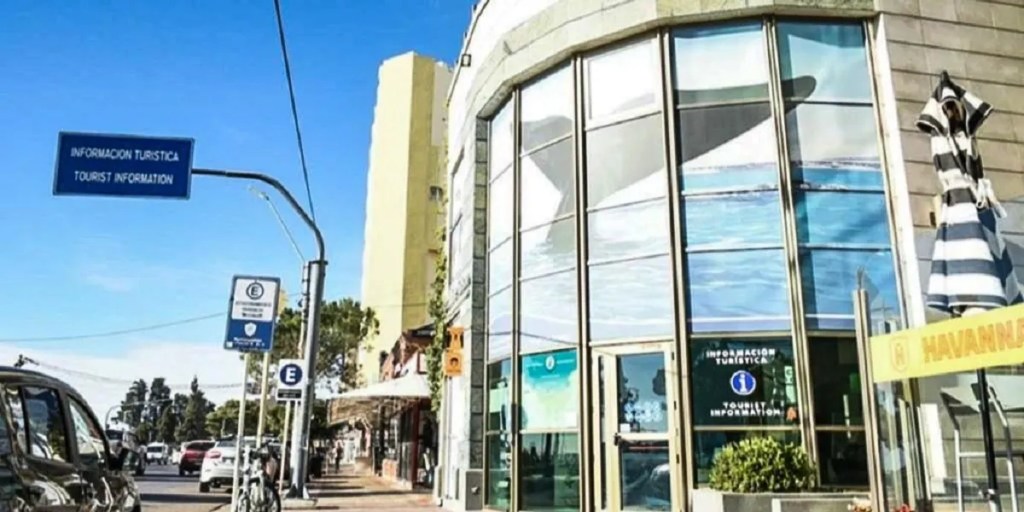 Curso de Anfitrión Turístico, Puerto Madryn, capacitación turística, atención al visitante, Secretaría de Turismo, cultura de hospitalidad, inglés para turismo, inscripción abierta, servicios turísticos, atractivos de Puerto Madryn, formación en turismo, curso gratuito, turismo en Chubut, calidad de atención, curso en línea