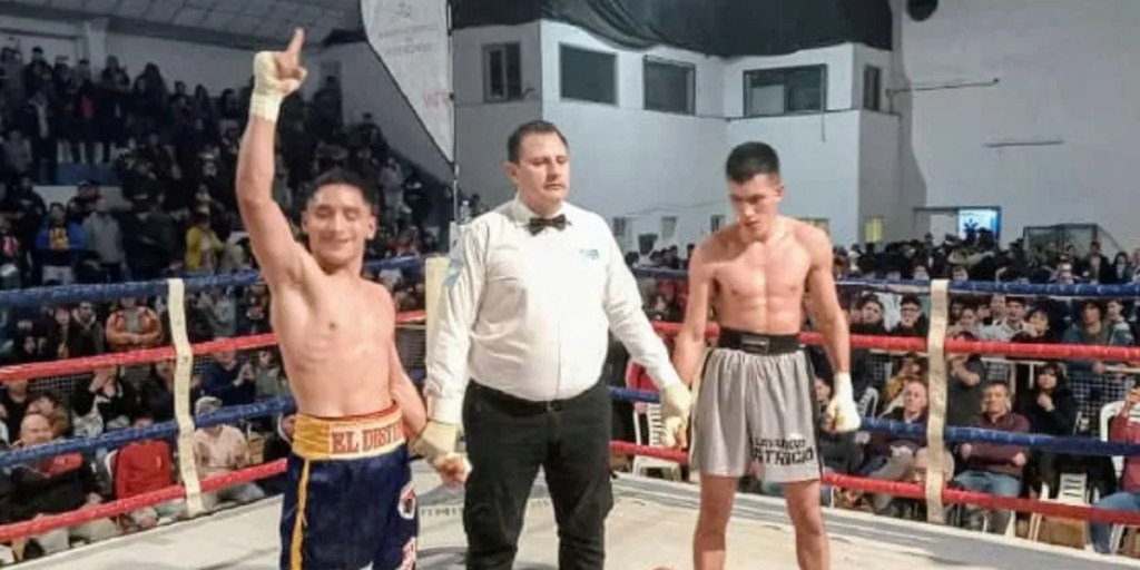 Dylan Navarro, boxeo, Trelew, debut profesional, Fabián Astorga, victoria, barrio INTA, Diego Sañanco, Piñas del Sur Producciones, Gimnasio Municipal n.° 1, Comisión Municipal de Boxeo, boxeo argentino, deportes de combate, evento deportivo, jóvenes promesas