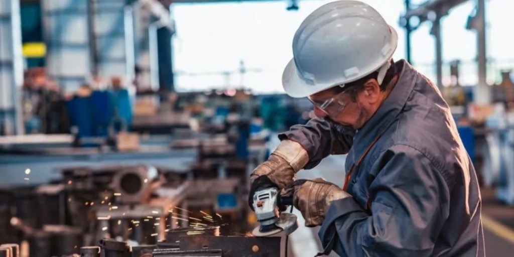 empleo formal, Argentina, crecimiento económico, Secretaría de Trabajo, salario real, construcción, industria, comercio, SIPA, EIL, recuperación económica, Ley 27.742, contratación, macroeconomía, confianza empresarial, salario medio, Ley de Bases, Decreto N° 847/24, empleo registrado, Fondo de Cese Laboral, trabajadores independientes, KPMG, sistema indemnizatorio, Ley de Contrato de Trabajo, Ley Nacional de Empleo, formalización laboral, seguridad social, AFIP, reforma laboral, Mipyme, Argentina, empleo asalariado, sector privado, Argentina, mercado laboral, desempleo, trabajo independiente, monotributo, empleo público, PwC, economía argentina, políticas económicas, construcción, crisis laboral, crecimiento poblacional, empleo registrado, trabajo en Argentina