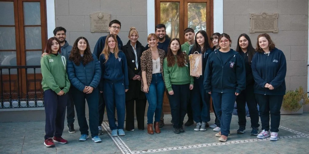 Uniendo Metas, Colegio Don Bosco, Bahía Blanca, simulación ONU, estudiantes secundarios, apoyo municipal, Karina Barneche, intercambio cultural, participación estudiantil, Asociación Conciencia, Concejo Deliberante, Juan Manuel Arroyo, evento educativo, educación cívica, Rawson