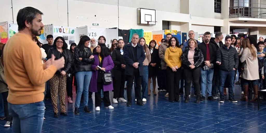 Feria de Ciencia y Tecnología, recursos naturales, educación en Trelew, Gerardo Merino, José Luis Punta, Escuela 751, energía sustentable, ciencia y tecnología, jóvenes investigadores, políticas educativas, sostenibilidad, medio ambiente, Trelew, innovación educativa, conocimiento, provincia del Chubut