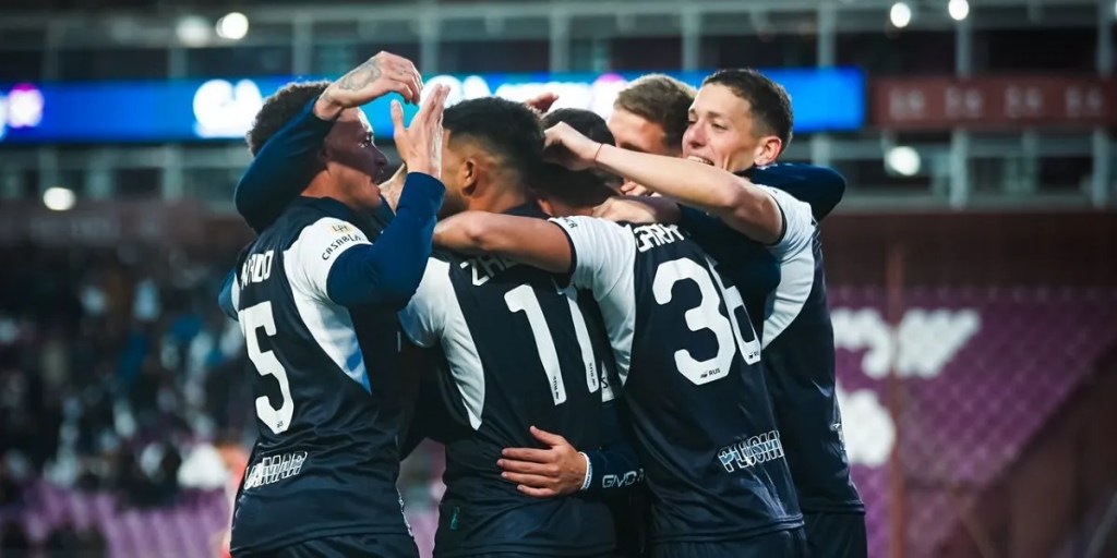 Gimnasia, Barracas Central, Copa Argentina, cuartos de final, Benjamín Domínguez, Marcelo Miño, incidentes, fútbol argentino, Serie A, Lucas Castro, Leonardo Morales, expulsión, Darío Herrera, Lanús, deportes