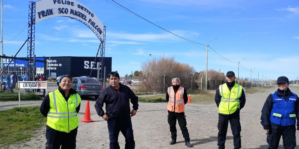 Día de las Infancias, Trelew, Guardia Urbana, Tránsito, celebraciones, eventos públicos, organización vehicular, seguridad, laguna Cacique Chiquichano, Municipio de Trelew, Sociedad Rural Valle La Rural, Sindicato de Empleados de Comercio, barrio Tiro Federal, ordenamiento vehicular, prevención