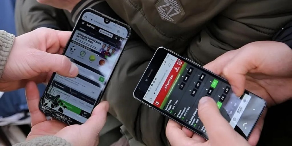 ludopatía online, ciberludopatía, prevención en adolescentes, Puerto Madryn, educación tecnológica, Gabriela Bravetti, capacitación en ludopatía, adolescentes y tecnología, docentes, clubes deportivos, jornada de prevención, Bingo Municipal, salud mental, ordenanza 13.707, Puerto Madryn educación