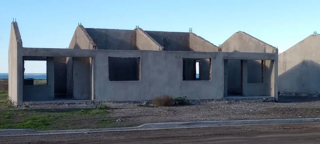 Registro Civil, Camarones, obras públicas, infraestructura, Chubut, aniversario, Claudia Loyola, Nicolás Cittadini, Ignacio Torres, planta de residuos, viviendas tuteladas, Escuela N°16, gas natural, gobierno provincial, servicios básicos