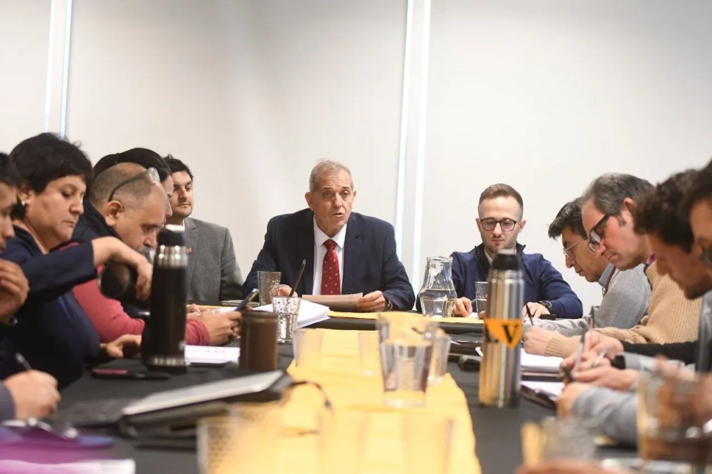 El Gobierno del Chubut acuerda aumento salarial del 20% para&nbsp;docentes