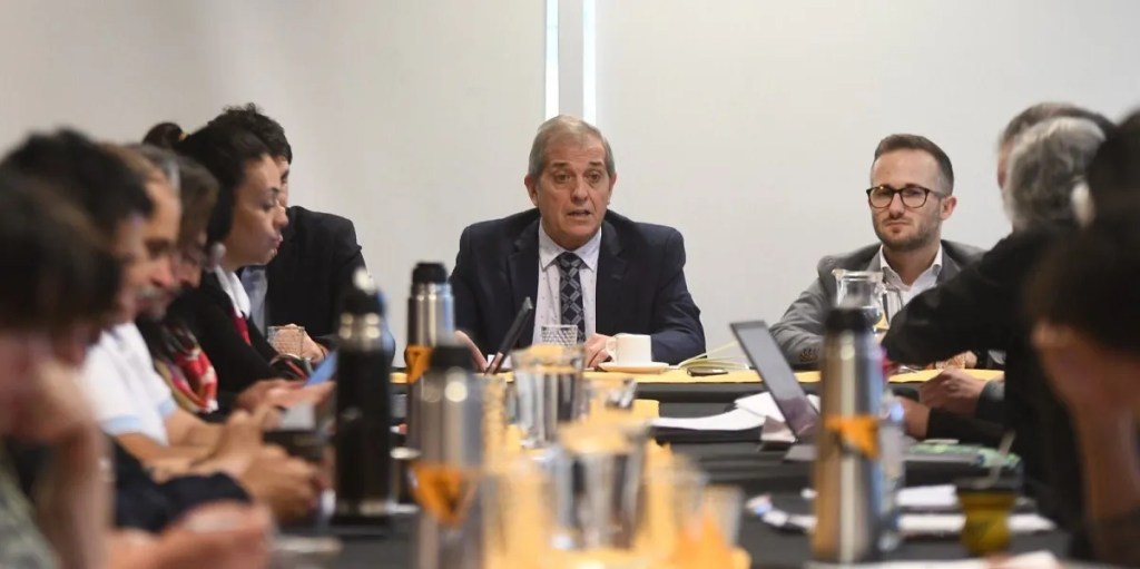 PARITARIAS | Mejoran la oferta salarial para docentes y auxiliares con un aumento superior al&nbsp;20%