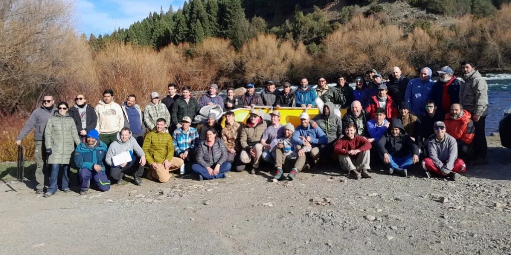 capacitación guías de pesca, pesca deportiva Chubut, gobierno de Chubut, UNPSJB, ministerio de turismo Chubut, curso de pesca, examen final guías, técnicas de lanzamiento, rescate en río, observación de aves, primeros auxilios en áreas agrestes, flora y entomología, pesca con mosca, turismo Chubut, Parque Nacional Los Alerces