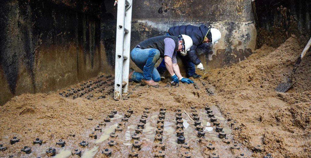 Planta Potabilizadora Trelew, mantenimiento de filtros, producción de agua potable, verano 2024, limpieza de filtros, recambio de toberas, sistema de aireación, servicio de agua potable,