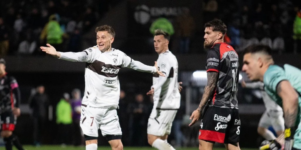 Platense y Barracas empataron en un duelo trabado y sin&nbsp;goles