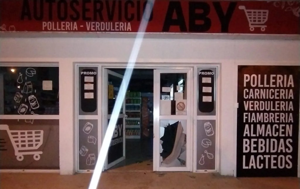 Puerto Madryn, intento de robo, autoservicio, aprehensión, seguridad, flagrancia, policía, crimen, vigilancia, delito