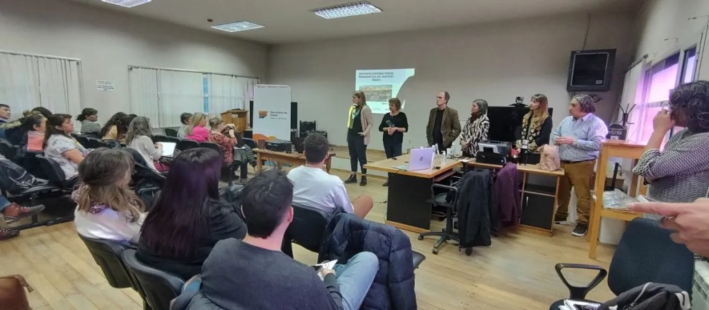 prevención del suicidio, Chubut, salud mental, Esquel, mesa intersectorial, Ley 27.130, Ignacio Torres, Secretaría de Salud, Sebastián Quinteros, salud pública, seguridad ciudadana, plan estratégico, instituciones locales, encuentro multisectorial, abordaje integral