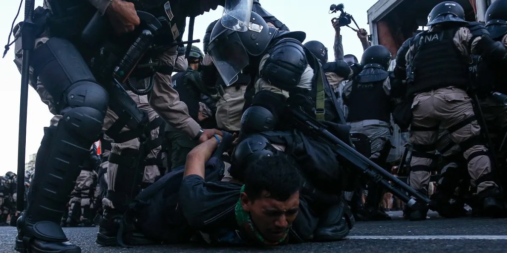 El derecho a la protesta en peligro: Amnistía Internacional alerta sobre la represión en&nbsp;Argentina