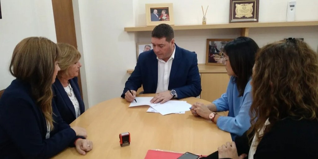 Rawson firmó un convenio para profesionalizar el empleo público&nbsp;municipal