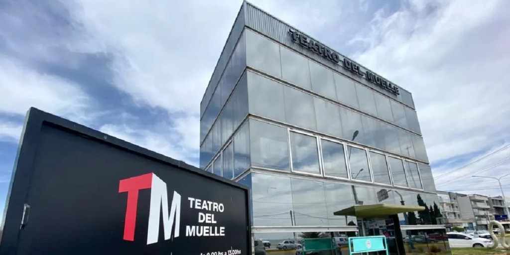 Puerto Madryn, Teatro del Muelle, actividades culturales, espectáculos, tango, canto, teatro, Sandra Jaider, Desde la Luna, Yamilé Ramos, cultura, Las y Los Pilluelos del Tango, música en vivo, Festival La Patagonia al Teatro, artistas invitados, eventos en Puerto Madryn, Puerto Madryn, Tocke Rock, Teatro del Muelle, concierto, música local, pop rock, Subsecretaría de Cultura, ciclo Nuestros Músicos, Víctor Maldonado, Cristian López, Facu Roldán, entradas, evento musical, talento local