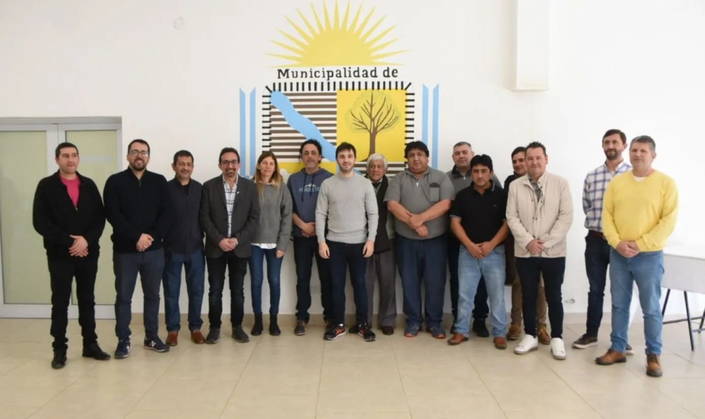 Ignacio Torres, Chubut, Comarca Andina, Plan Alimentar, Plan Calor, Lago Puelo, El Hoyo, infraestructura, pavimentación, asistencia social, desarrollo regional, gobierno provincial, municipios, reunión de trabajo, intendentes, emergencia alimentaria