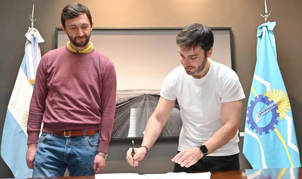 Importante convenio entre Chubut e Ingram para adoquinar calles en&nbsp;Trevelin