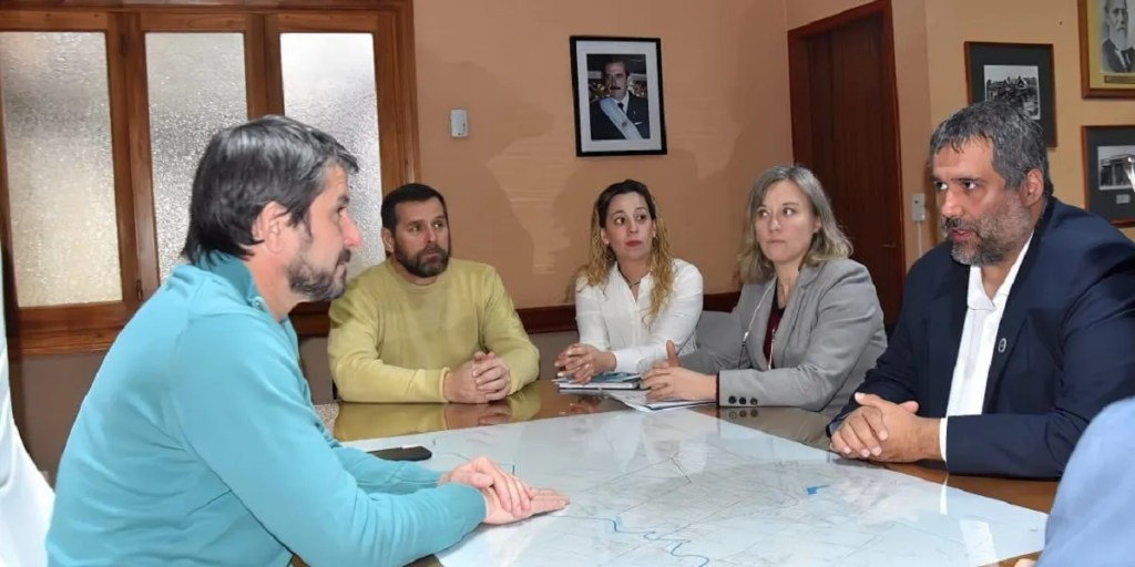 Trelew, UNPSJB, Convenio Colaboración, Desarrollo Tecnológico, Investigación, Capacitación, Transferencia de Tecnología, Innovación, Educación Superior, Municipalidad de Trelew, Gerardo Merino, Colaboración Académica, Proyectos Conjuntos, Ciencia y Tecnología, Comité Coordinador