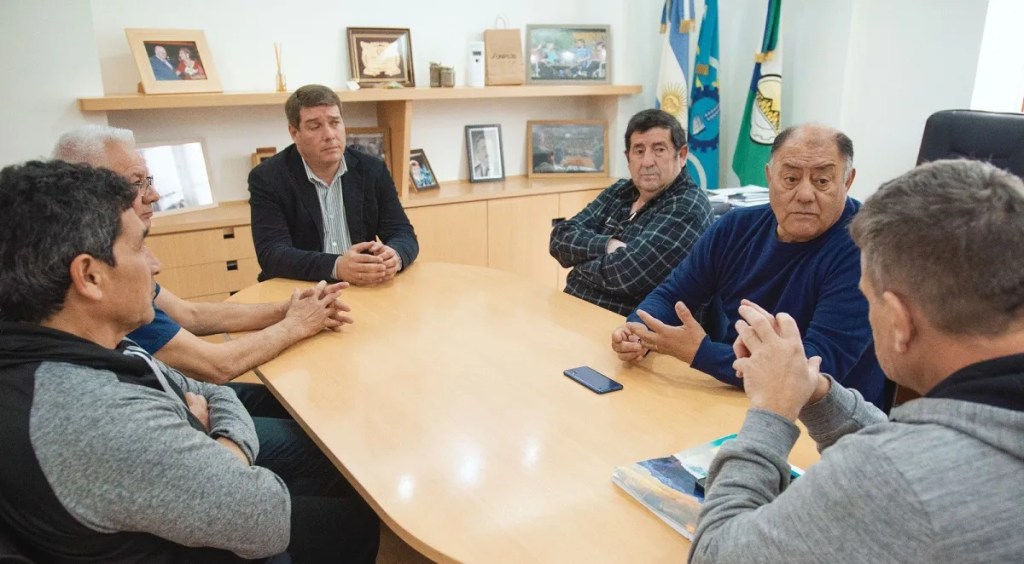 Presentan a Biss un proyecto de travesía ciclista que unirá mar y&nbsp;cordillera
