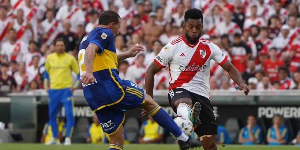 Superclásico, Boca Juniors, River Plate, Liga Profesional, fútbol argentino, La Bombonera, Edinson Cavani, Martín Demichelis, Jorge Almirón, Enzo Pérez, tabla de posiciones, Vélez, campeonato, cuartos de final, Copa de la Liga