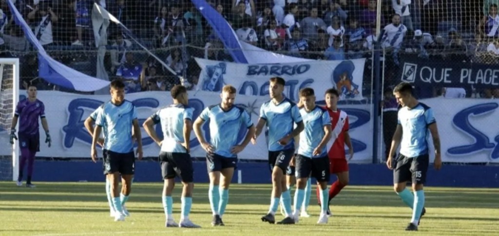 Barrabravas de Brown de Puerto Madryn amenazaron con armas a&nbsp;jugadores