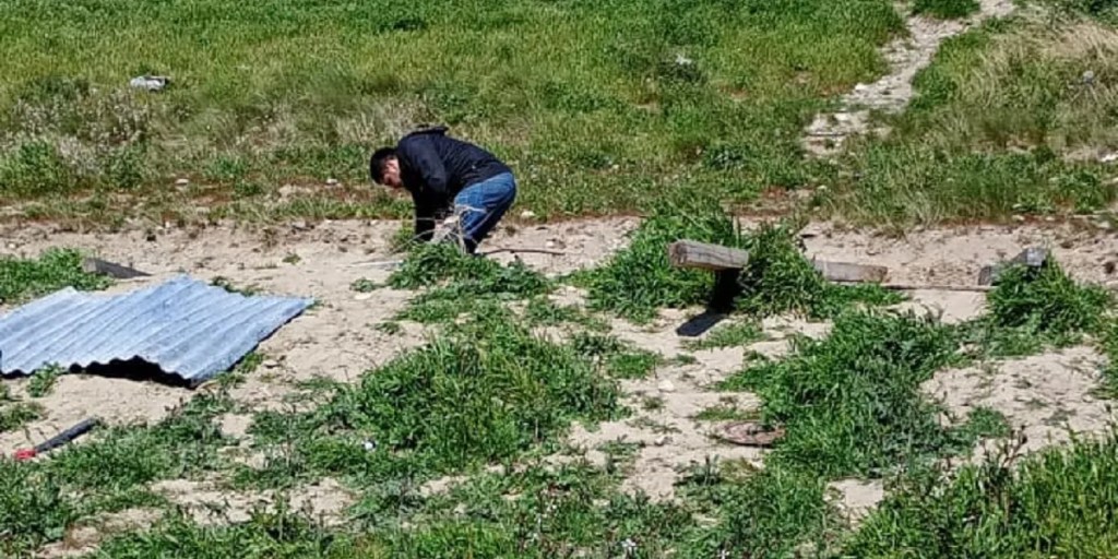 Cerro Máximo Abásolo, Comodoro Rivadavia, desmantelamiento, vivienda precaria, construcción ilegal, Área de Tierras, acompañamiento policial, terrenos irregulares, desalojos, estructura de chapas