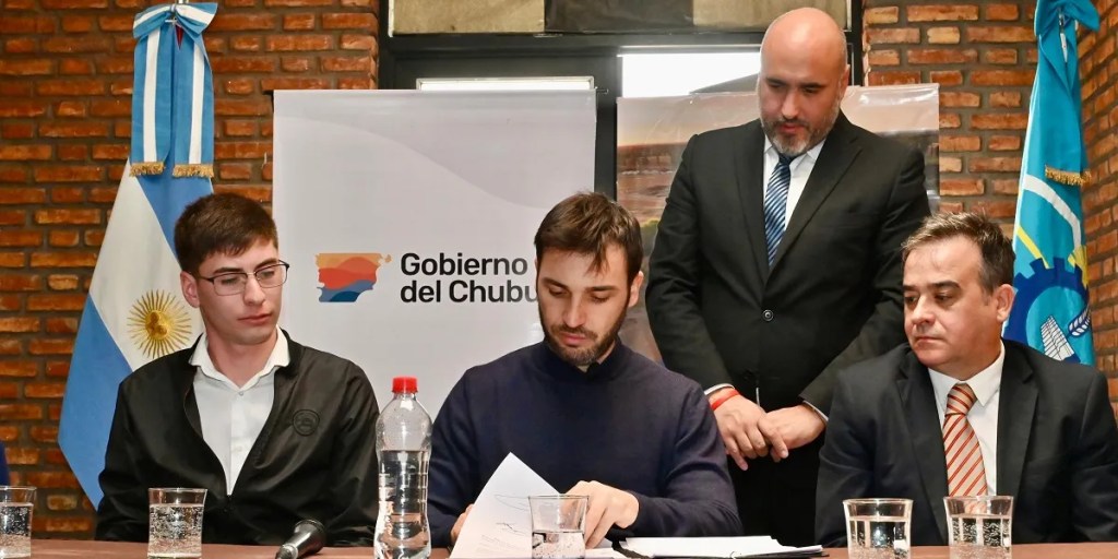 Ignacio Torres, 28 de Julio, Coopalfa, desarrollo productivo, Valle Inferior del Río Chubut, Luka Jones, infraestructura, calefacción gimnasio, convenios de cooperación, Chubut, economía local, gobierno provincial, financiamiento, obras públicas, cooperativas, crecimiento regional